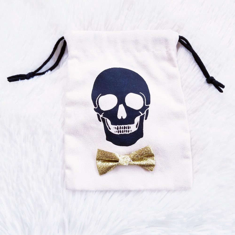 Black Skull Glitter Bowtie Burlap Drawstring Pouch